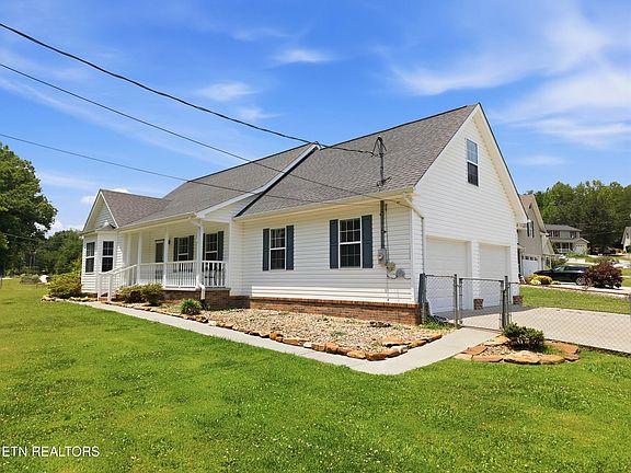 3rd image of 105 Aspen Ln
