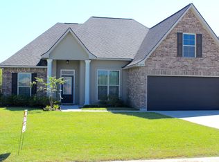31024 Lake Spring Dr, Walker, LA 70785