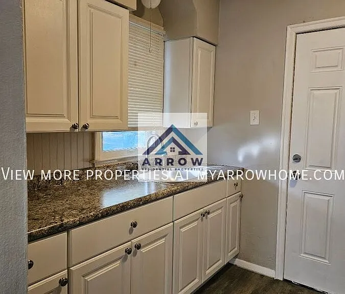 10116 Cloverdale Dr — Photo 3