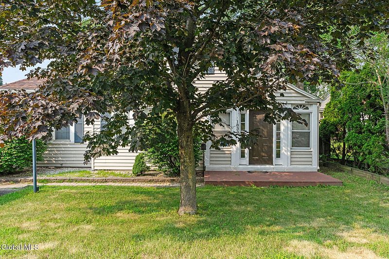 2nd image of 1833 Western Avenue