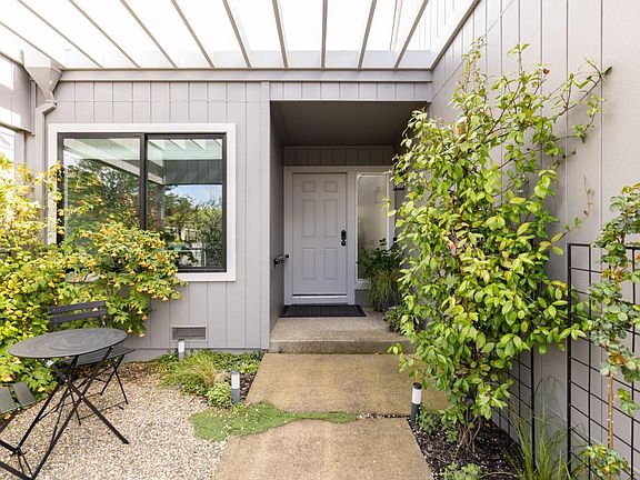 2nd image of 631 Lobelia Court