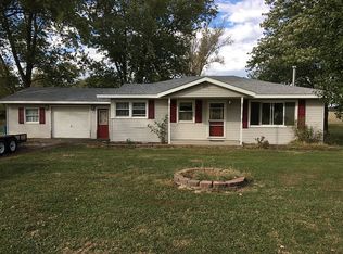 4001 District 204 Rd, Tamaroa, IL 62888