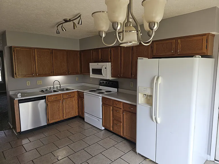 9817 Traditions Ln — Photo 23