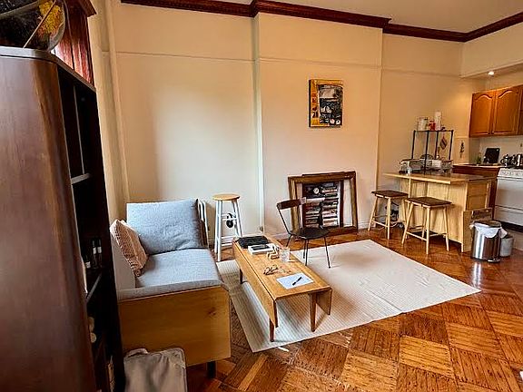2nd image of 114 W 87th St APT 3A