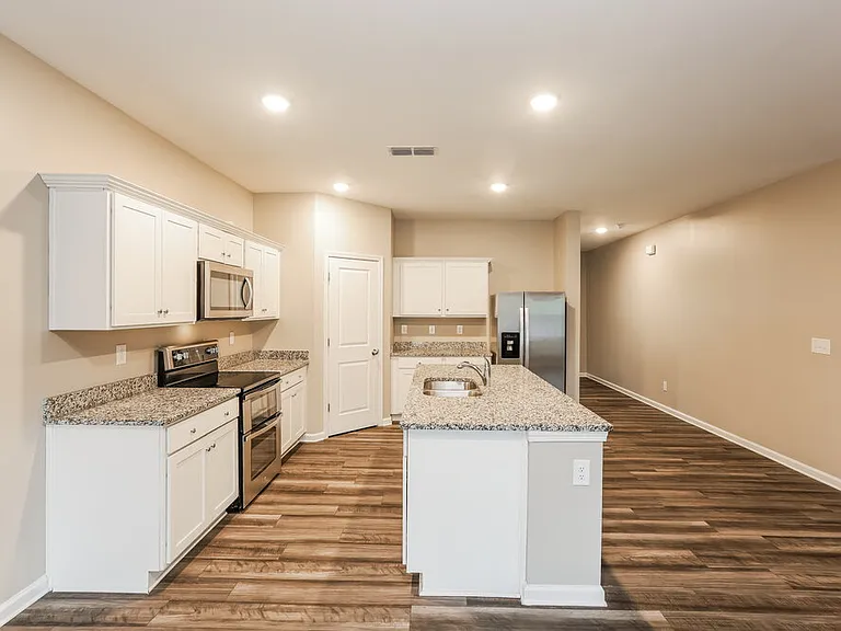 901 Feldman Chase — Photo 8