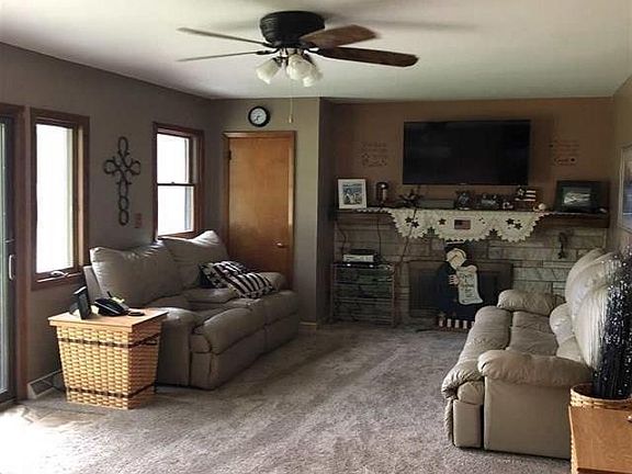 3rd image of 3220 Birch Dr