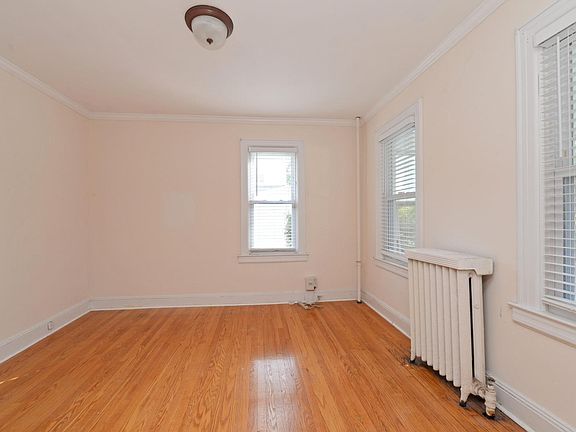4th image of 189 Forest Ave Floor 1