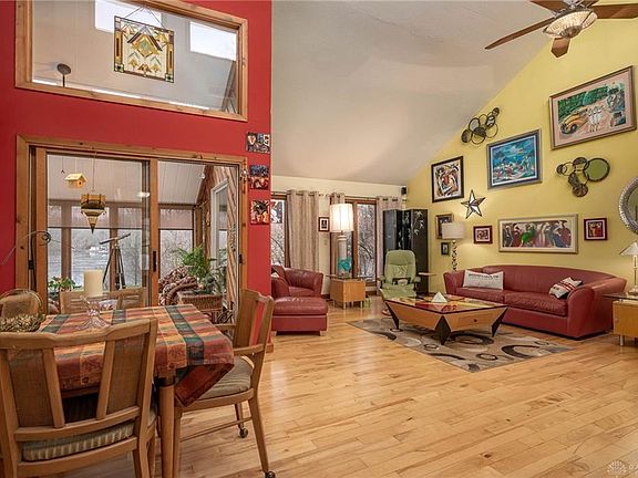4th image of 304 Belle Watlin Ct