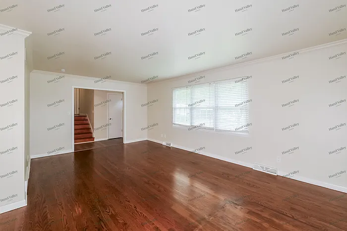 11233 Norton Ave — Photo 5