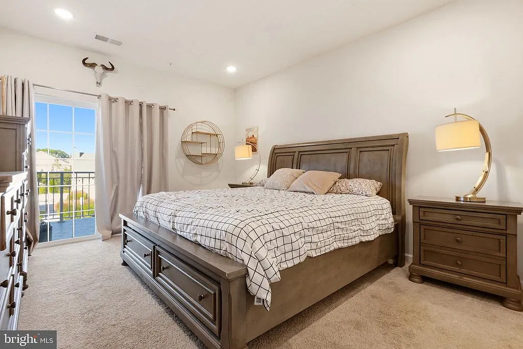2 bed, 2.0 bath, 1200 sqft, $3,000 — Photo 4