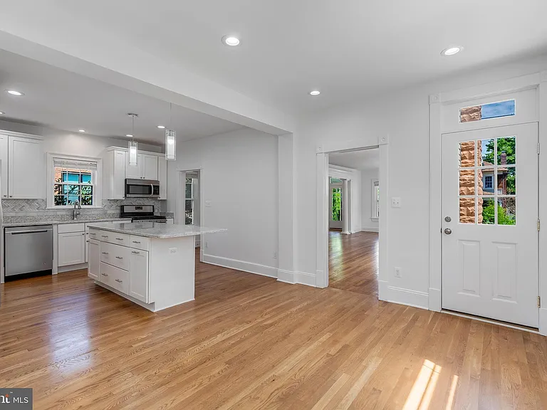 4226 Ellicott St NW — Photo 12
