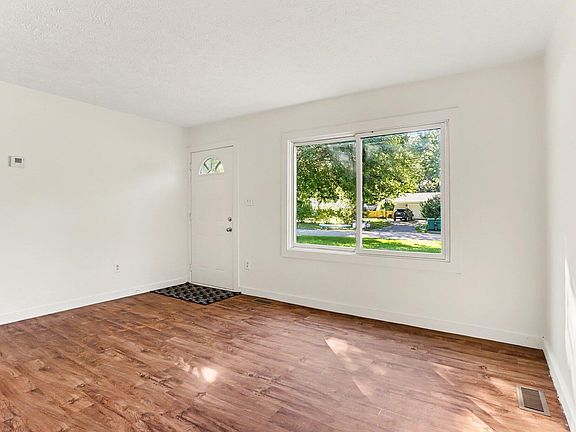 4th image of 130 Saratoga Ave