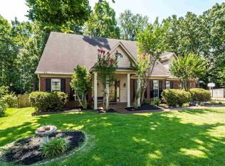 8233 Clinton Way Ln, Cordova, TN 38018