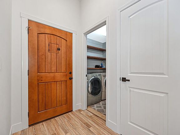 5th image of 3958 N Country Dr