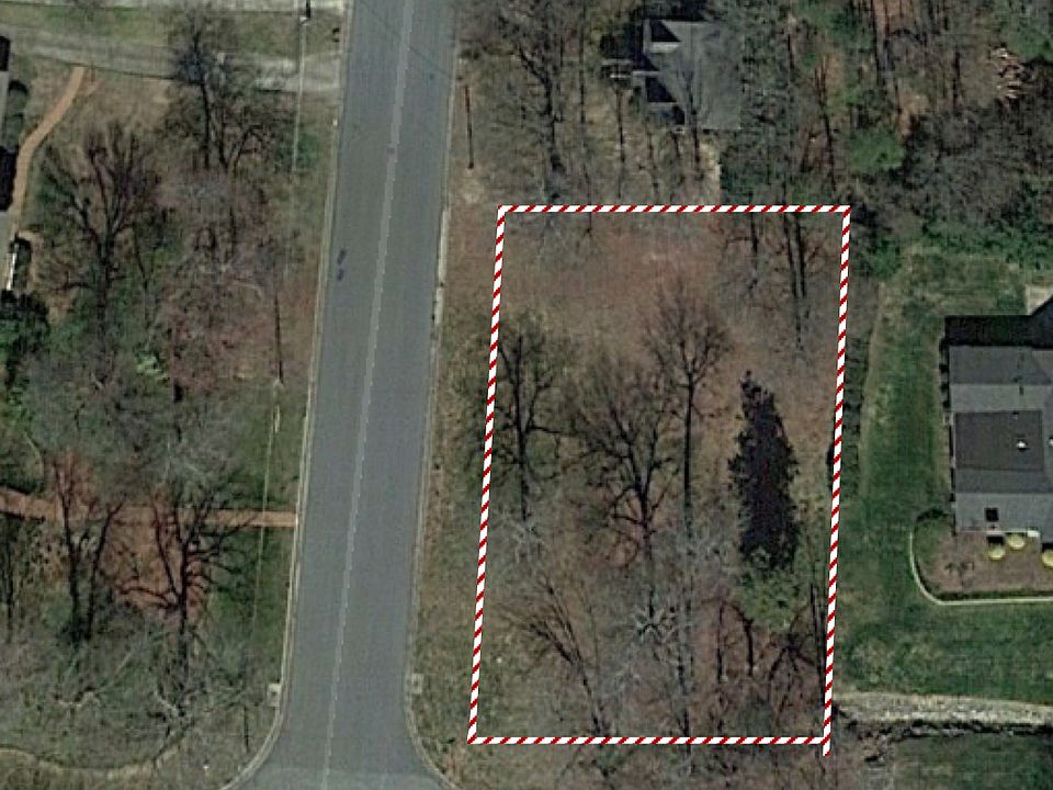 1st image of 723 Colonial Dr