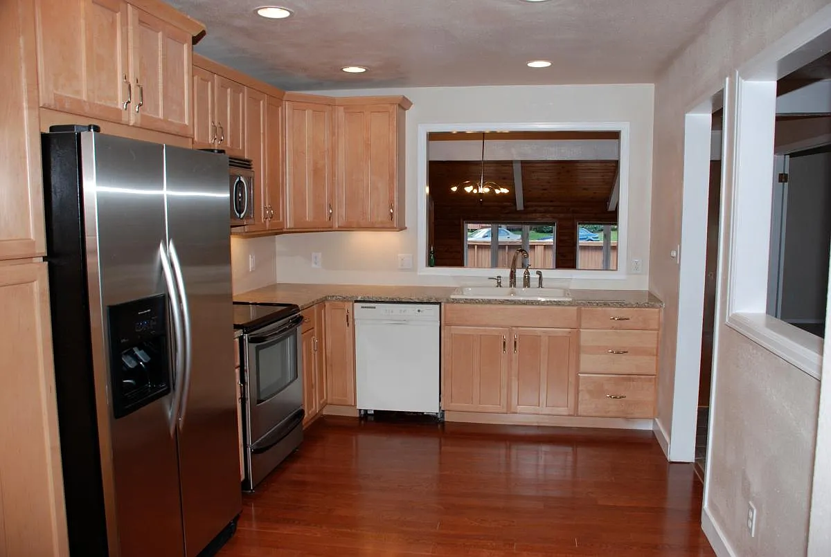 Kitchen - 1528 Harrison Ave