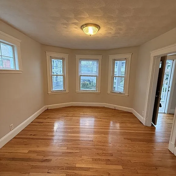 35-37 Springdale St #35 — Photo 6