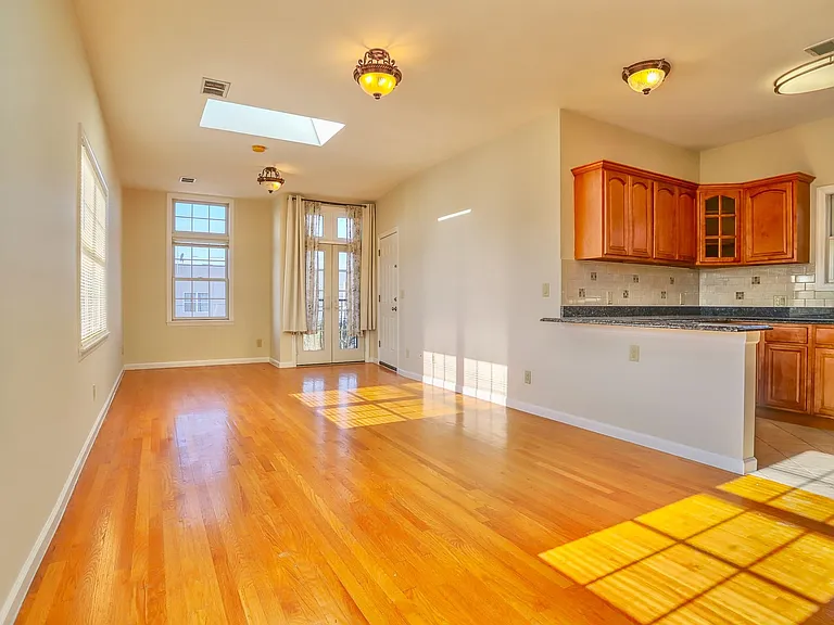 24 Emerson Ave #2 — Photo 6