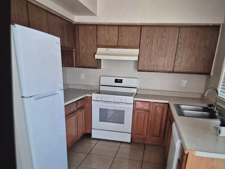 8731 W Athens St — Photo 3