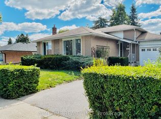 19 Sunderland Cres, Toronto, ON M1H 2V2