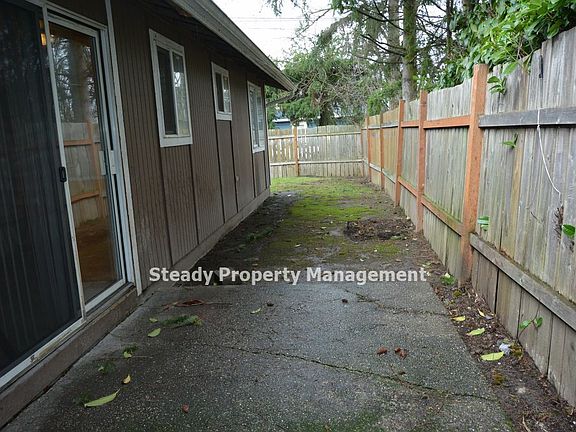 2nd image of 1453 E Morton St APT 2
