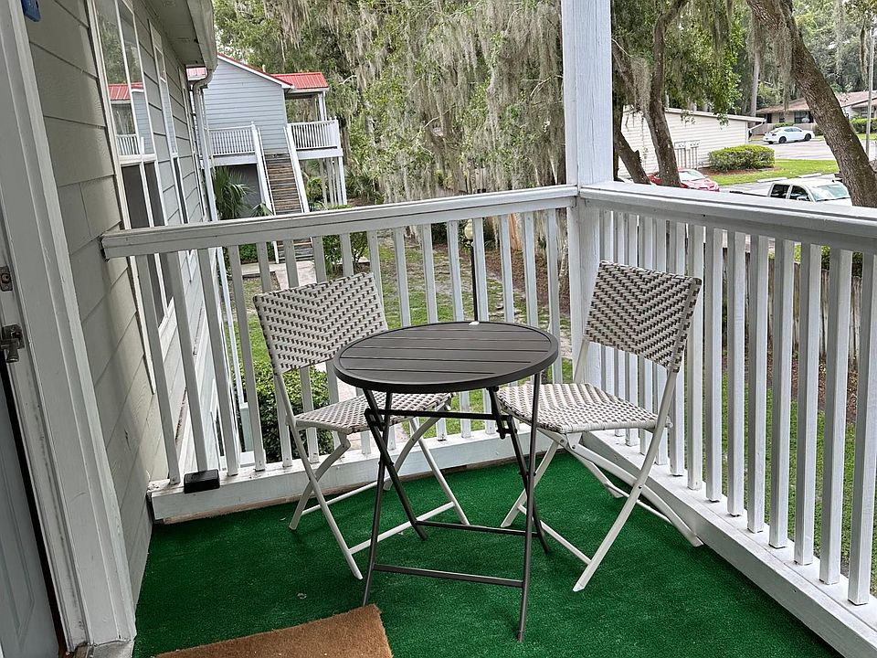 2905 SW Archer Rd, R4020Capstone Quarters 2905 SW Archer Rd