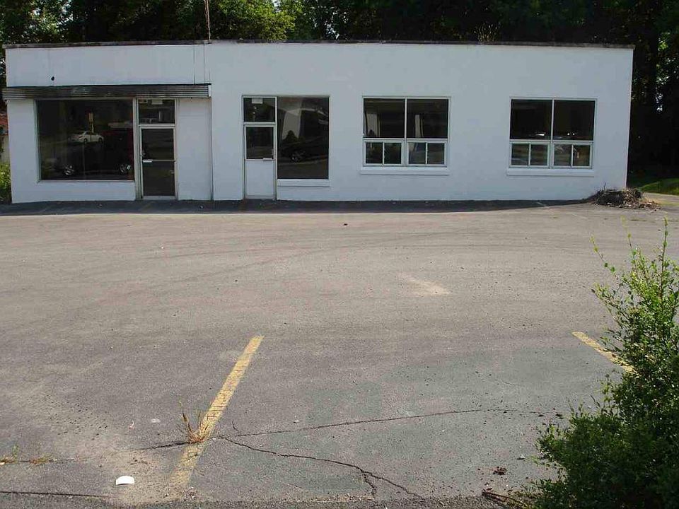 2nd image of 251 Warren St