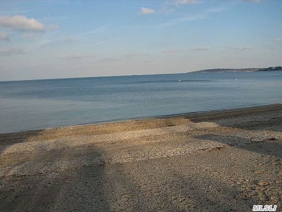 4th image of 15 Hilltop Dr