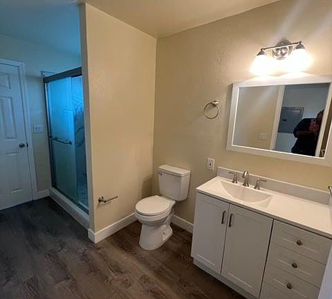 3rd image of 386 Roosevelt Ave #3