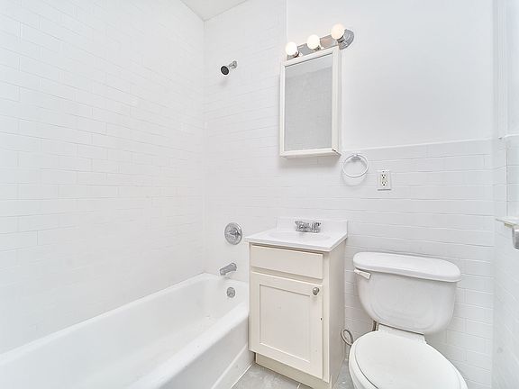 5th image of 421 E 80th St APT 3D