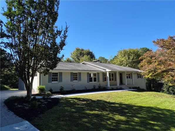109 Woodbine Ter, Central, SC 29630