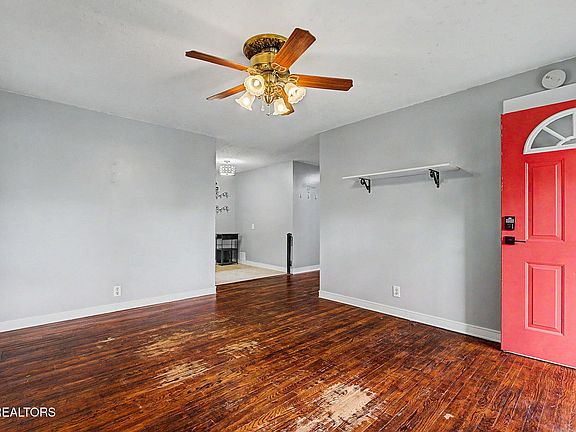 5th image of 2208 Sylvania Ave