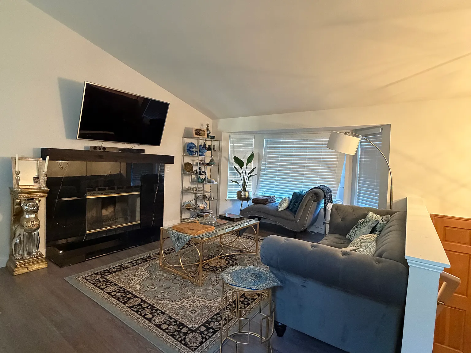 4 bed, 2060 sqft, $3,750 — Photo 2