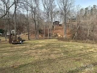 3rd image of 716 Green Gap Shrs