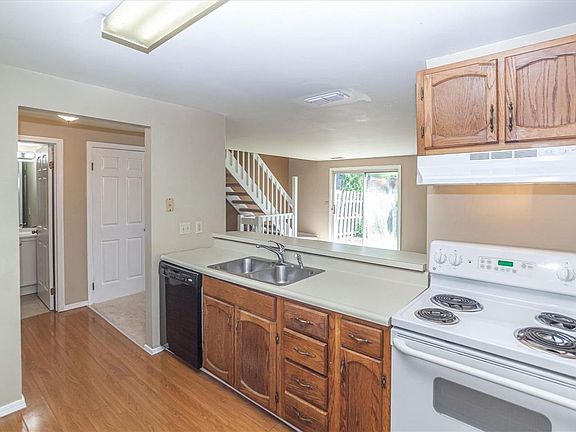 5th image of 15 Griffin Ln #S4