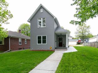 1522 N 3rd St, Clinton, IA 52732