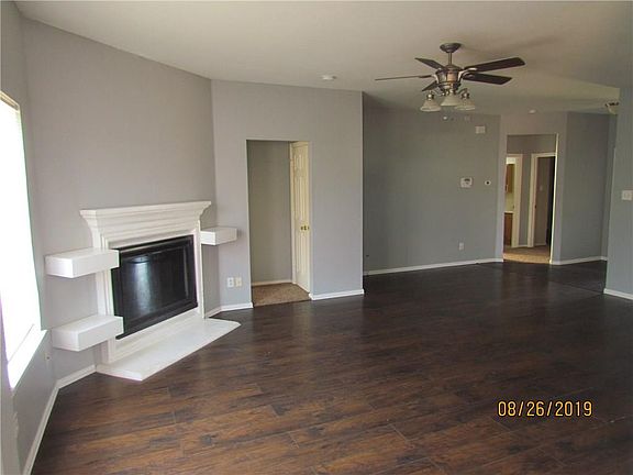 4th image of 319 Rock Ct