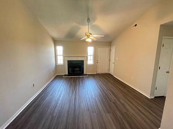 4th image of 1104 Park West Dr #A