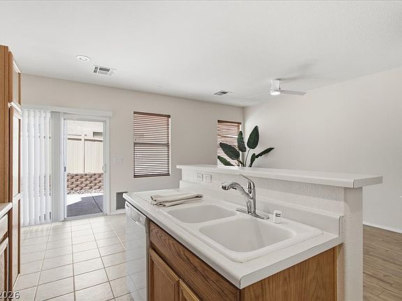 3rd image of 6267 Castle Kennedy St