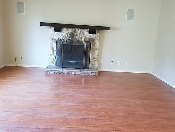 5th image of 24704 Ebelden Ave
