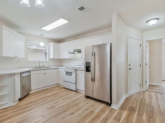 5th image of 2037 Marquesas Ln