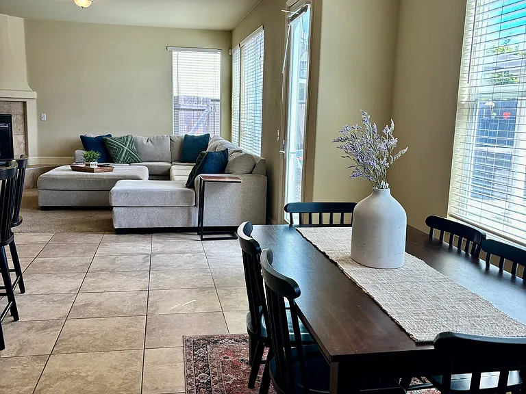 2099 Forest Glen Ct — Photo 6