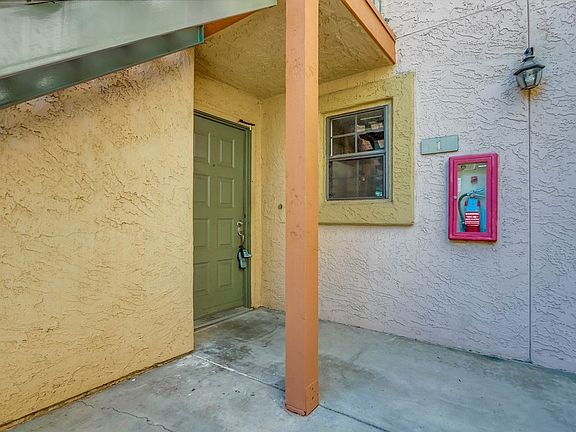 5th image of 12095 Alta Carmel Ct Unit 1