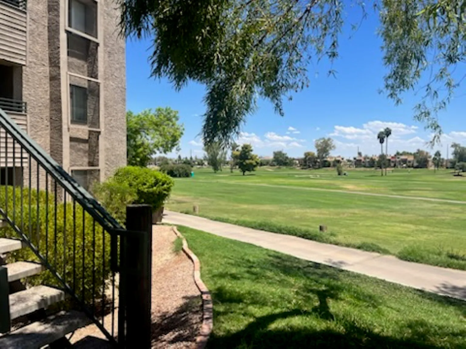 Beautiful two bedroom, two bath condo — Photo 4
