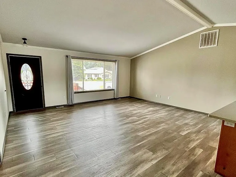 952 W Sheridan Ave — Photo 4