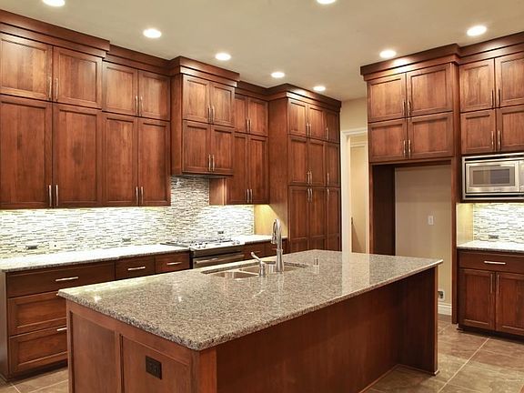 5th image of 1375 Kensington Way