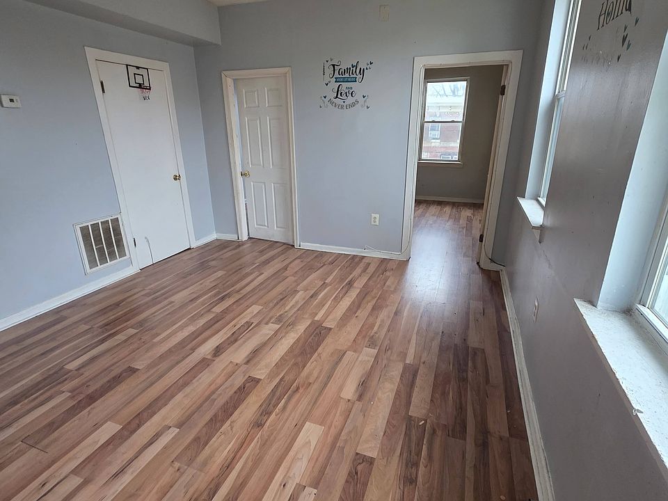 2nd image of 2017 Orthodox St APT 4