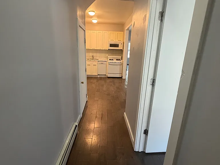29 Bartholdi Ave #1A — Photo 4