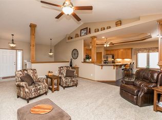 6212 Fillmore Ct SW, Cedar Rapids, IA 52404