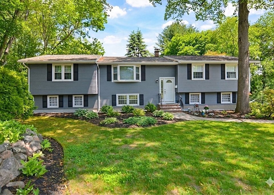 1st image of 19 Glen Dr